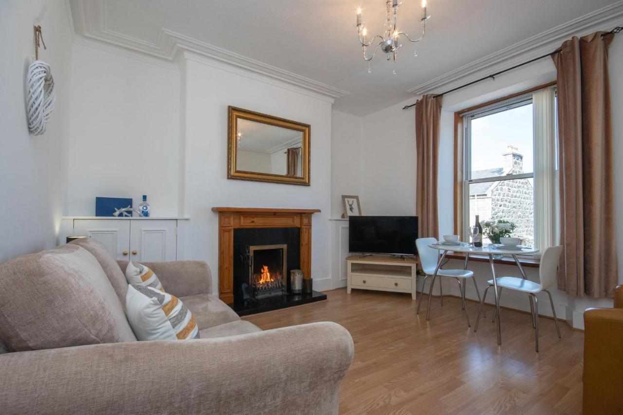 Dwellcome Home Ltd 1 Bed Apt, Half Mile To Union Street Yet Quiet, Free Parking, Fast Wifi, Ideal For Long Term Contractor, Etc Stays, Fully Equipped Kitchen, Regular Housekeeping Option - See Our Site For Assurance Aberdeen Extérieur photo