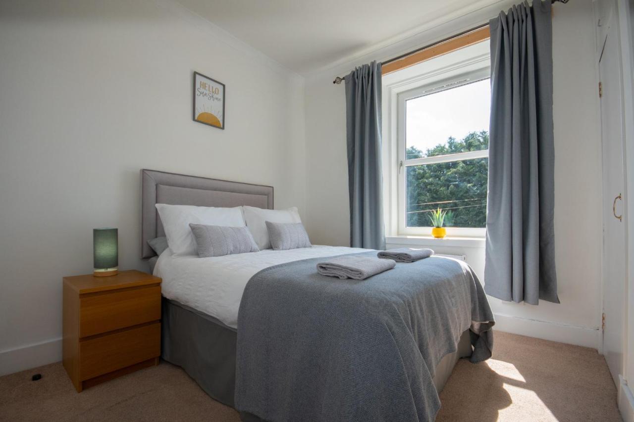 Dwellcome Home Ltd 1 Bed Apt, Half Mile To Union Street Yet Quiet, Free Parking, Fast Wifi, Ideal For Long Term Contractor, Etc Stays, Fully Equipped Kitchen, Regular Housekeeping Option - See Our Site For Assurance Aberdeen Extérieur photo
